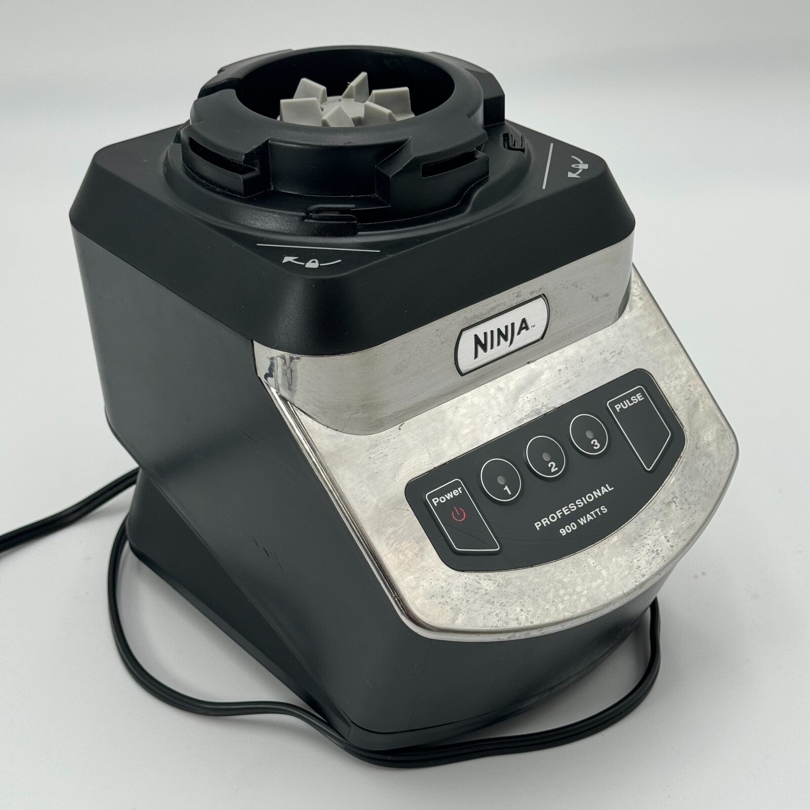 Ninja NJ600 Blender Professional 900 Watt Stainles Steel Base Only Tested Works