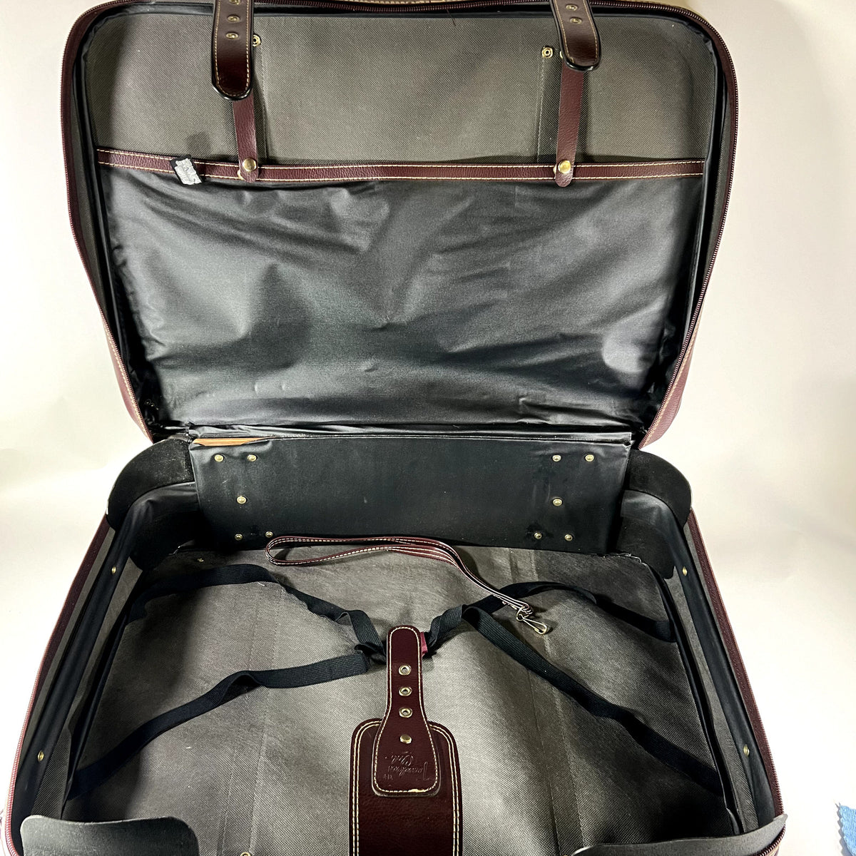 Traveler’s Club Brown Genuine Leather 2 Piece Buckle Luggage Set Vintage
