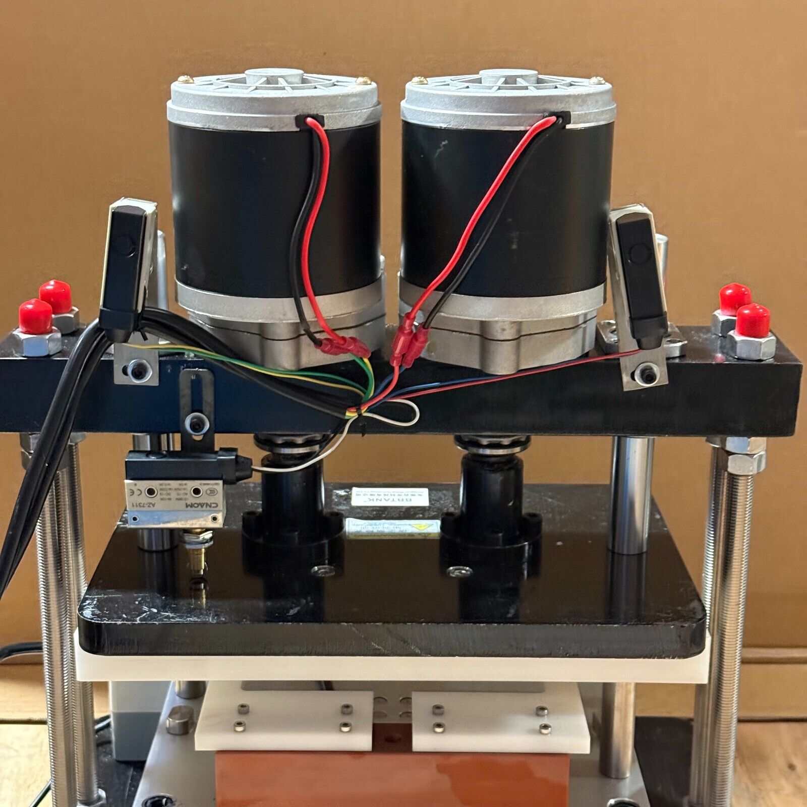 110-220V 1200W Electric Scale-up Die-cutting Machine EVA PVC Dual Motor