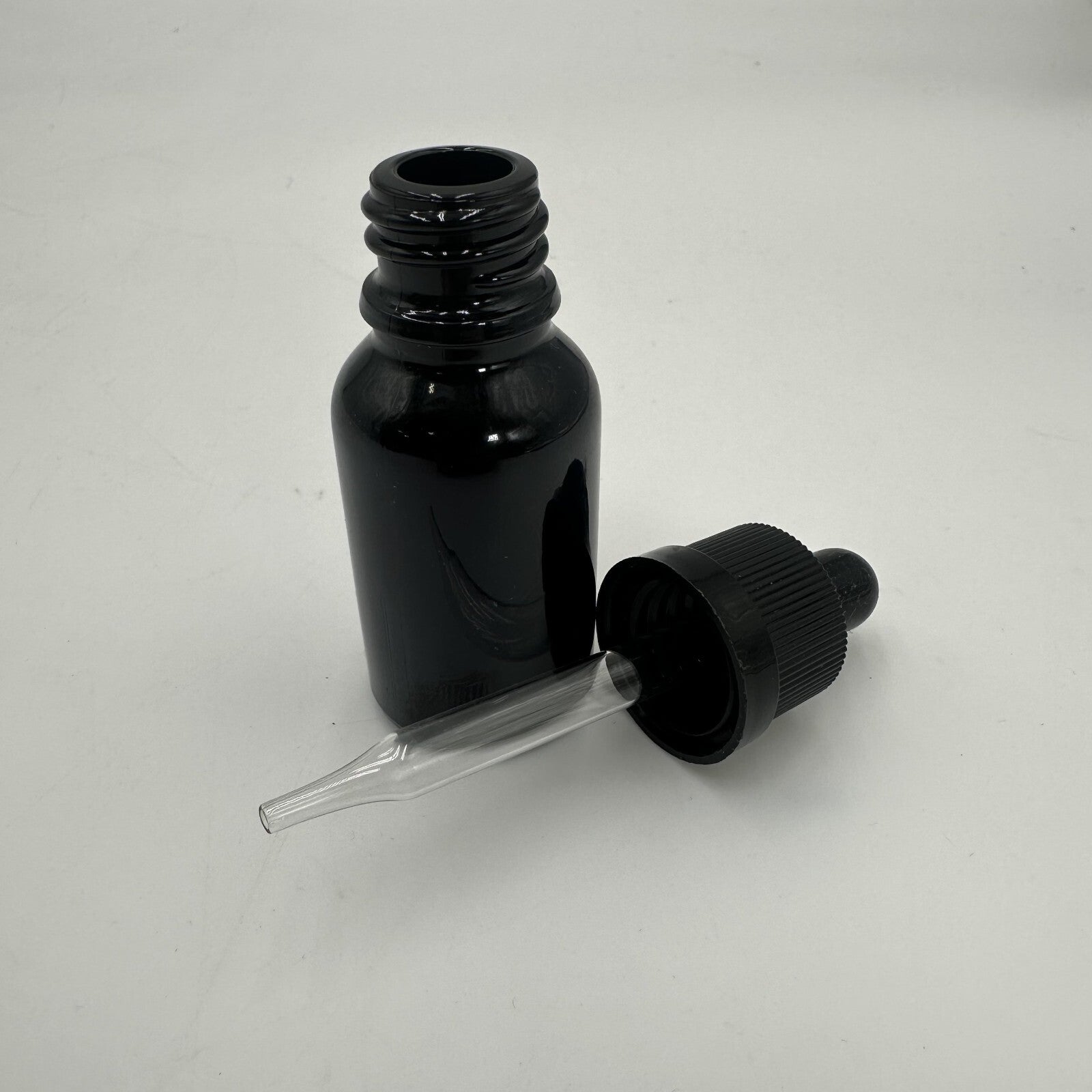 15ml (0.5 fl. oz) Boston Round Black Glass Bottles + Dropper Caps (Lot of 2700+)