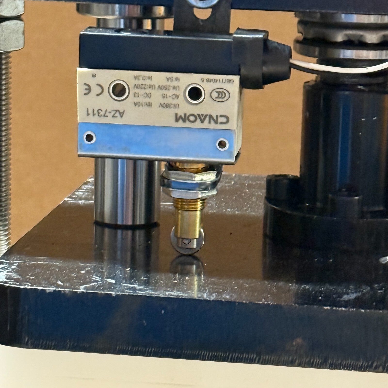 110-220V 1200W Electric Scale-up Die-cutting Machine EVA PVC Dual Motor