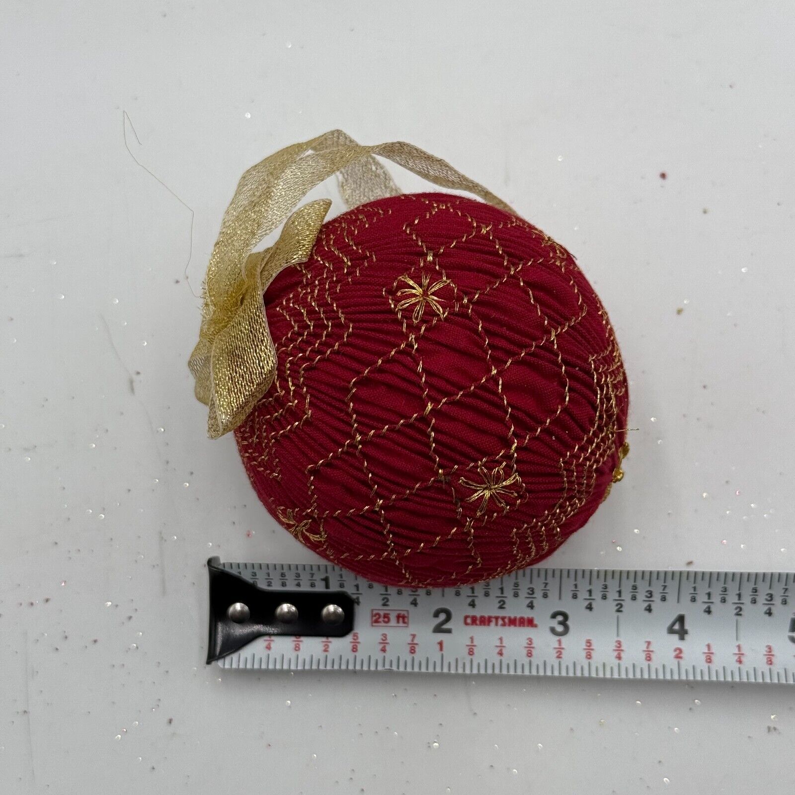 Lot of 30 Christmas Ornaments 4in Gold Glitter 3D Stars Red Stitched Balls 6in