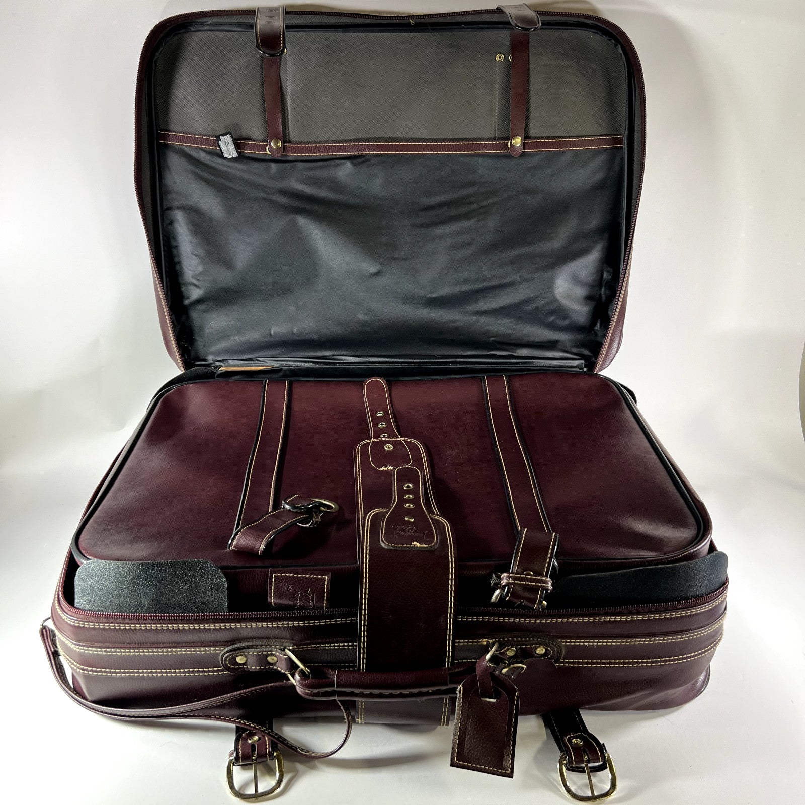 Traveler’s Club Brown Genuine Leather 2 Piece Buckle Luggage Set Vintage