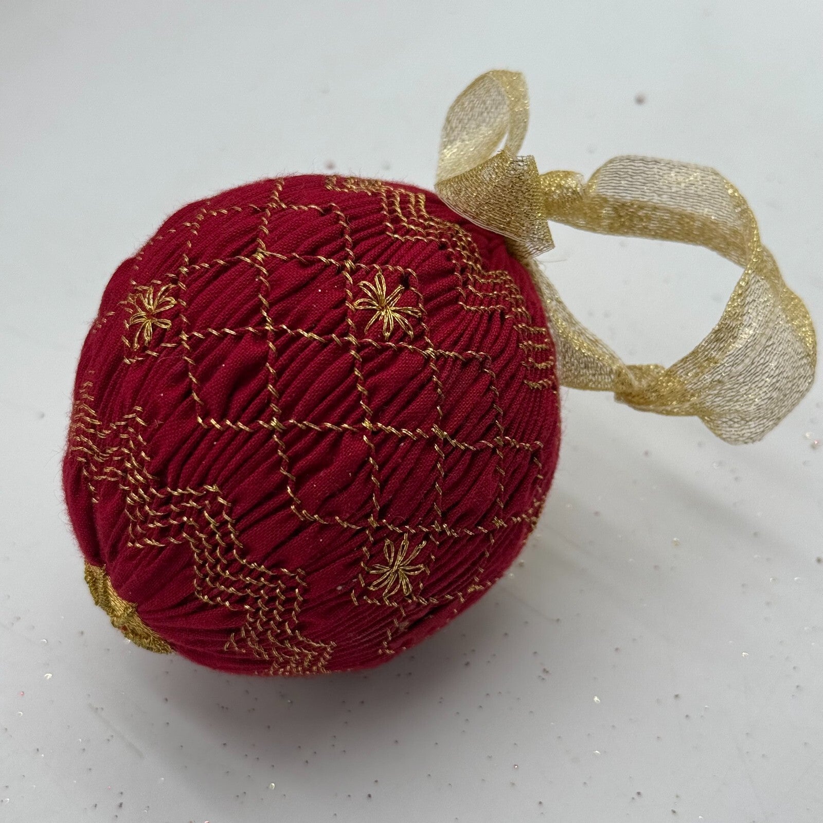 Lot of 30 Christmas Ornaments 4in Gold Glitter 3D Stars Red Stitched Balls 6in