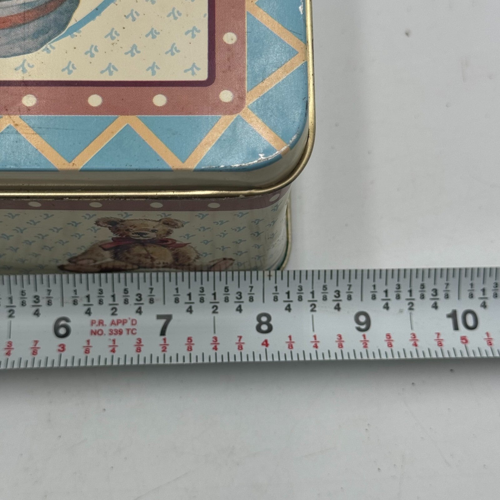 Lot of 4 Collectible Tins Niagra Falls Vermont Maple Syrup Good Housekeeping USA
