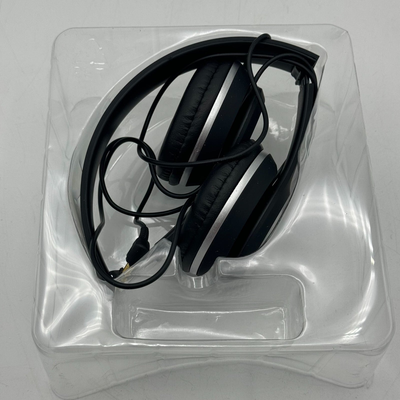 iLive Stereo Black Headphone 3.9 Foot Cord Rubberized Finish Adjustable Headband