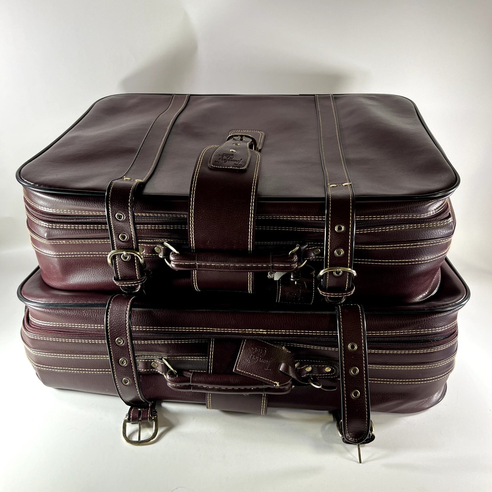 Traveler’s Club Brown Genuine Leather 2 Piece Buckle Luggage Set Vintage