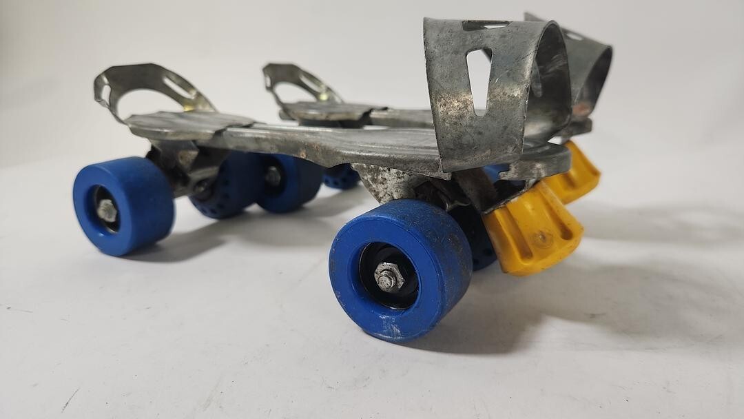 Vintage Globe United Inc. Adjustable Metal Roller Skates, Pin Missing on One