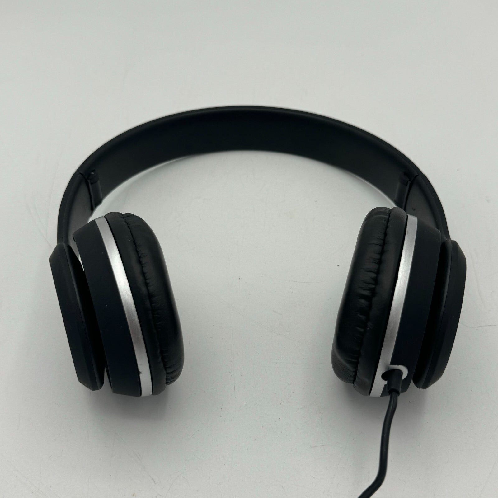 iLive Stereo Black Headphone 3.9 Foot Cord Rubberized Finish Adjustable Headband