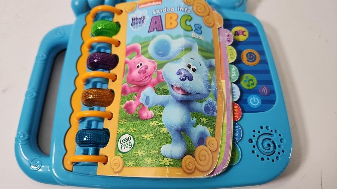 LeapFrog Nickelodeon Blue's Clues and You! SKIDOO Into ABCs Book for Kids BLUE