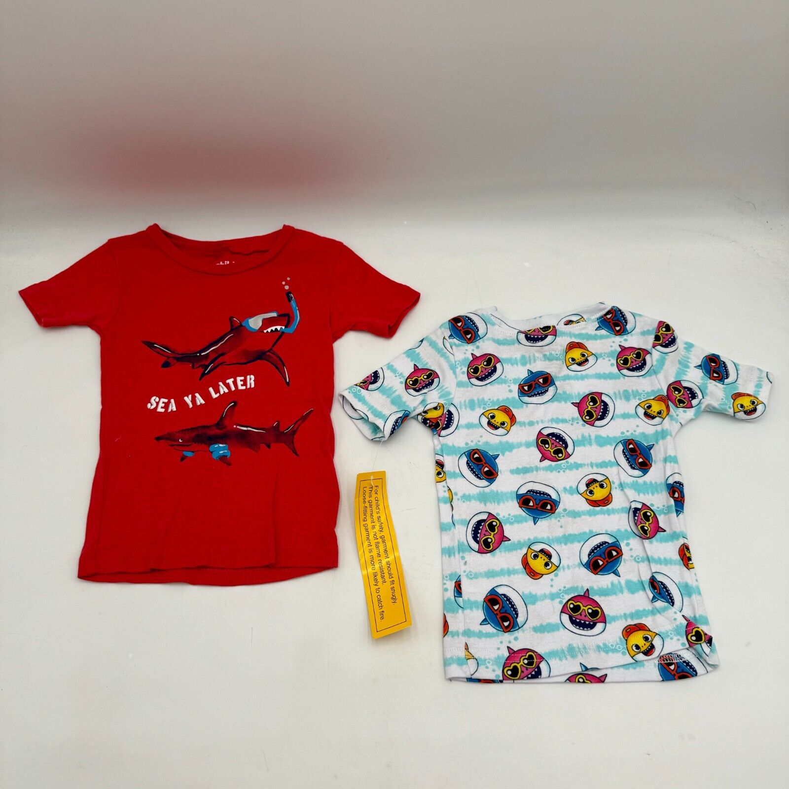 Pair of 2 Kids Tshirts Carter’s Red Sea Baby Shark Pinkfong Toddler Size 3T NWT