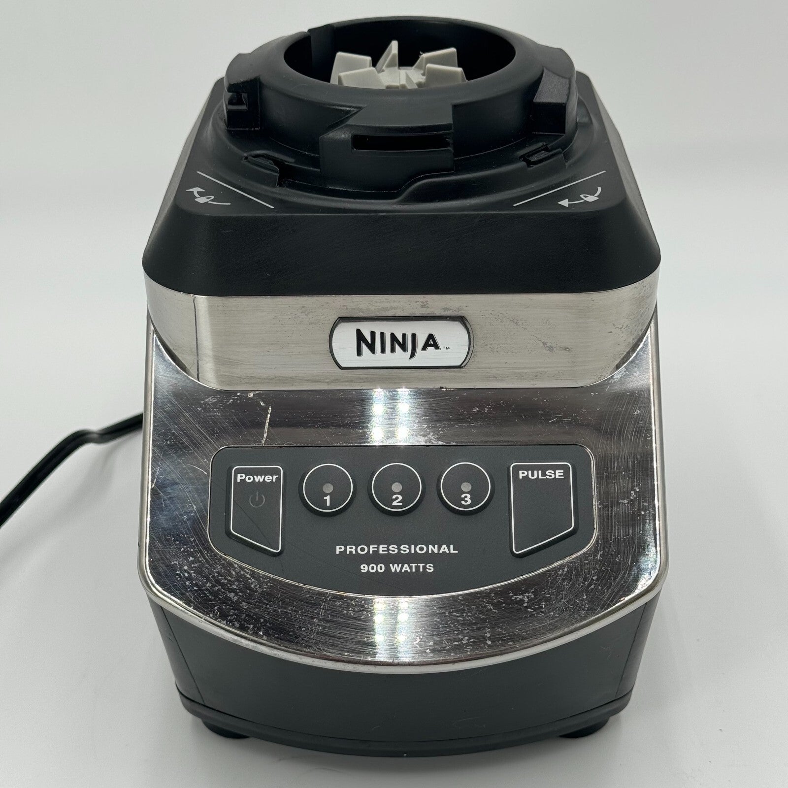 Ninja NJ600 Blender Professional 900 Watt Stainles Steel Base Only Tested Works