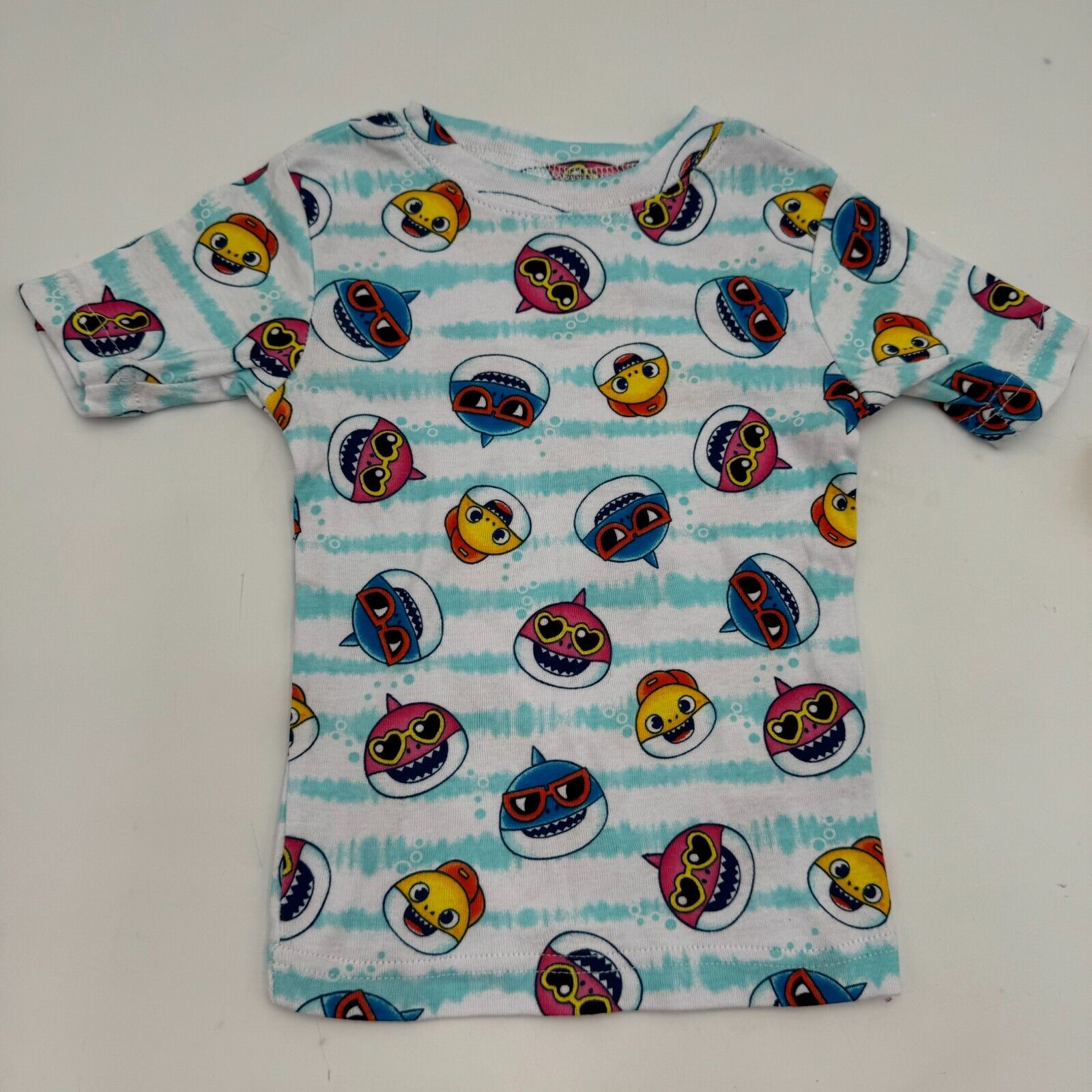 Pair of 2 Kids Tshirts Carter’s Red Sea Baby Shark Pinkfong Toddler Size 3T NWT