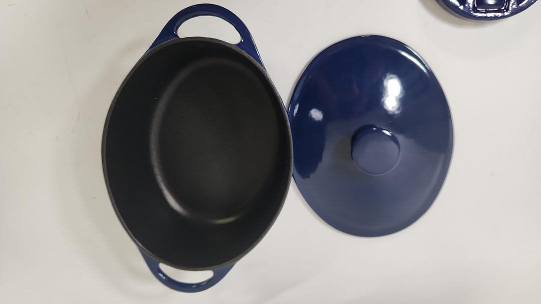 New Country Cottage Blue Oval 2 3/4 Quart Dutch Oven w/ Serving Lattice Tray