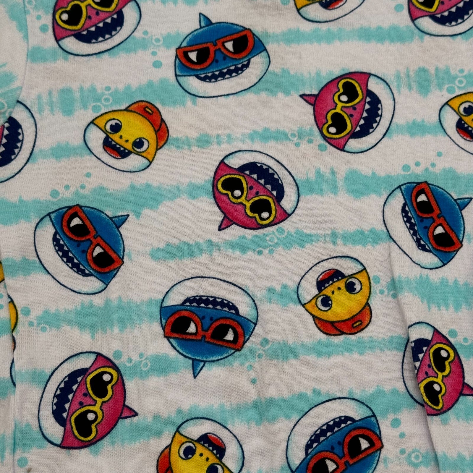 Pair of 2 Kids Tshirts Carter’s Red Sea Baby Shark Pinkfong Toddler Size 3T NWT