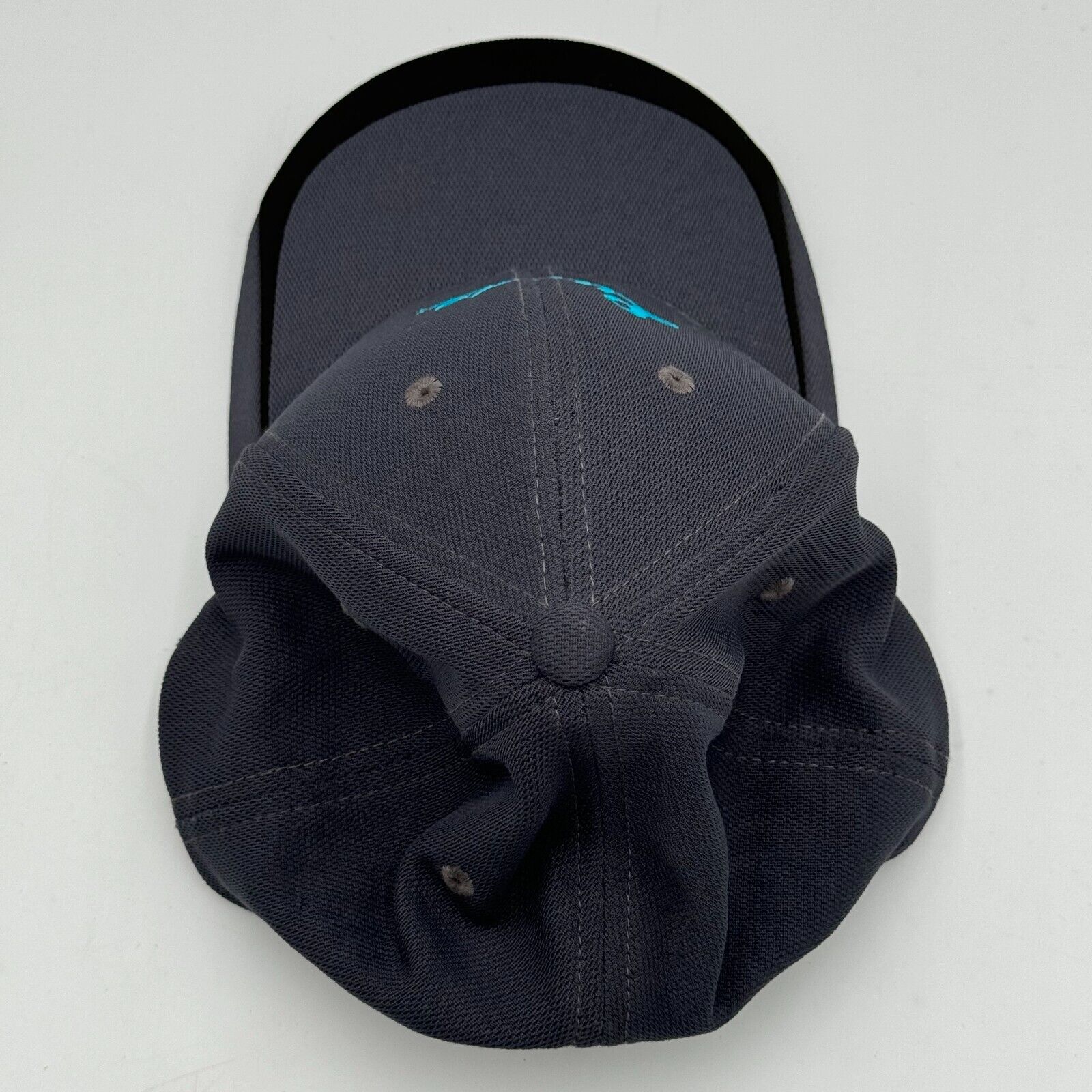 Sport-Tek STC16 Unisex Flexfit Performance Colorblock Cap Grey Back Stripe Blue