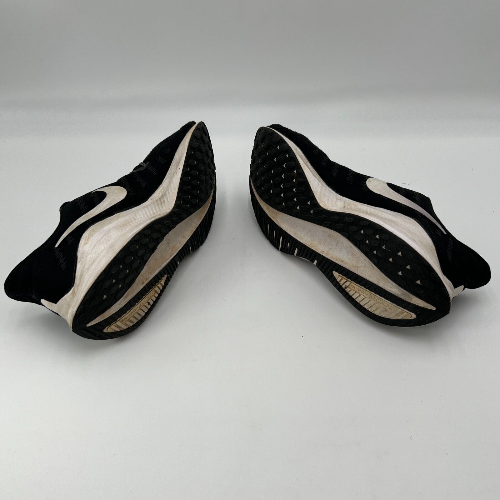 Nike Air Zoom Vomero Swoosh  Womens Athletic Shoes Black White Active Size 12