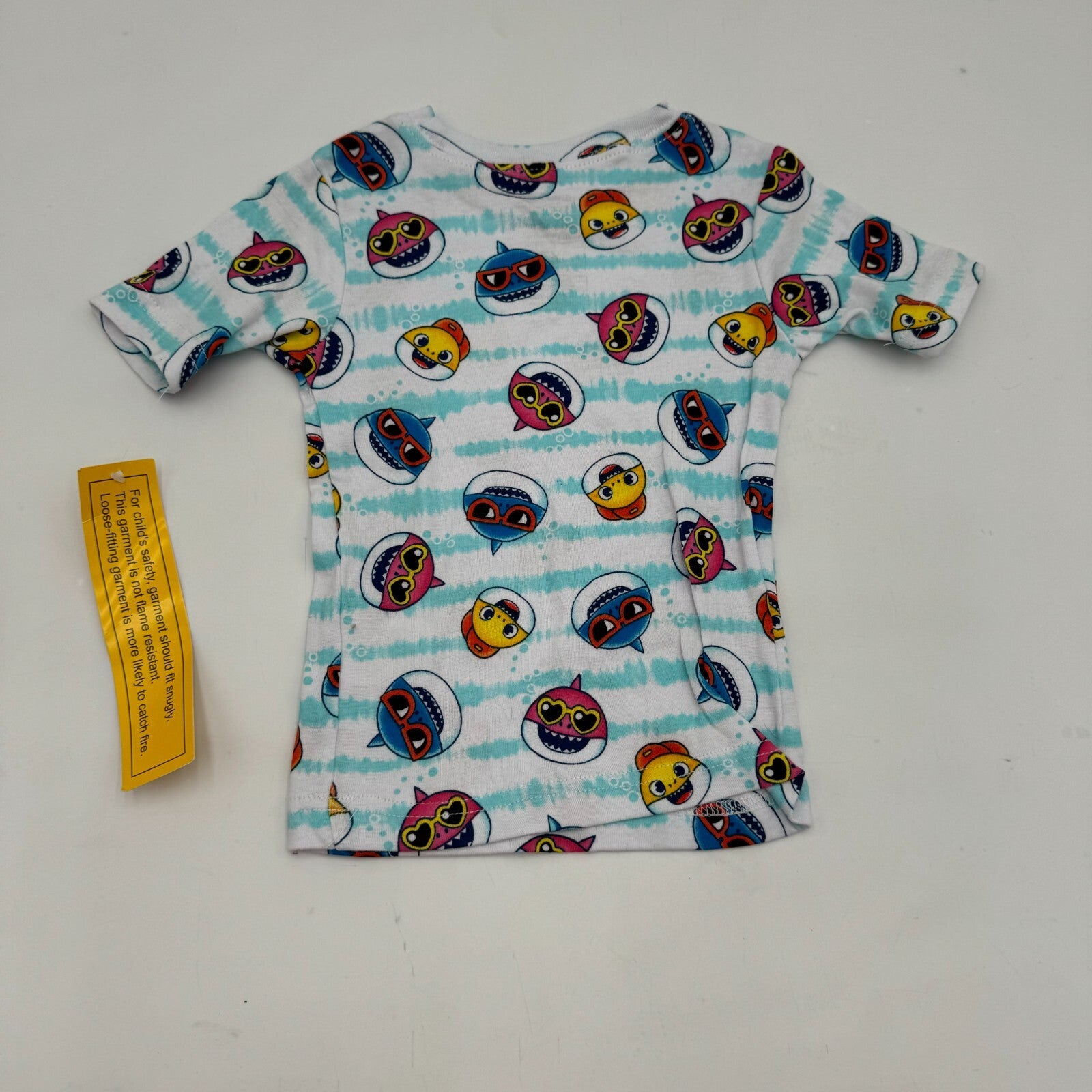 Pair of 2 Kids Tshirts Carter’s Red Sea Baby Shark Pinkfong Toddler Size 3T NWT